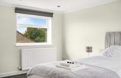 Stylist and Cosy 2 bed Apartment LongStay Parking Sleeps 4 WiFi - Foto 4