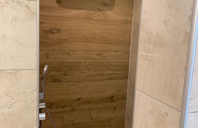 Modern Retreat With Private Sauna - Photo 12