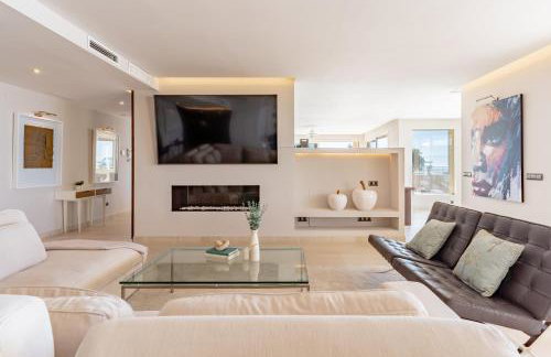 Infinity Blue Penthouse - Photo 2