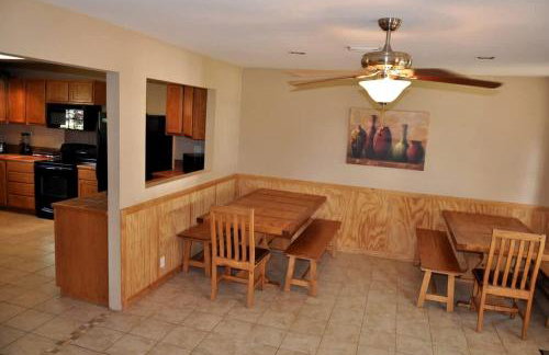 Spacious Lakefront Home with Beach Access and Sports Courts for Fun-Filled stays in Buchanan Dam, Texas - Foto 22