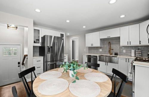 New! Private Lakefront Retreat 3BR 2BA Game Room - Foto 23