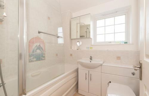 Spacious 3-Bed Home Woolwich O2 Crossrail - Pass the Keys - Foto 24