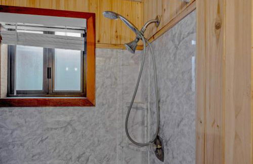 Secluded Tahoe Retreat Near Trails and Beach - Foto 16