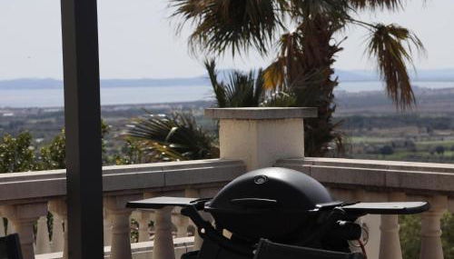 Disfruta de esta casa con fantásticas vistas, piscina y jardín privado situada en Can Isaac, Palau Saverdera, Costa Brava - ES-366-6 - Foto 2