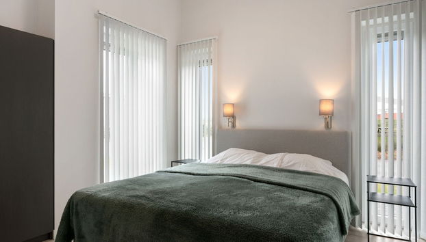 Chalet in Zeeland by Scenic Pond - Foto 2, Habitación