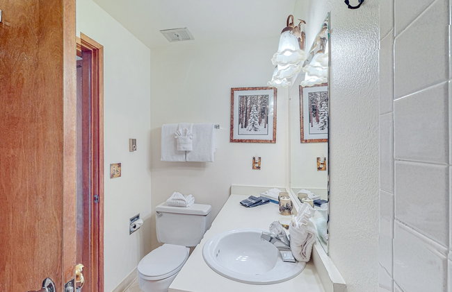 Pine Ridge Condominiums - Photo 40