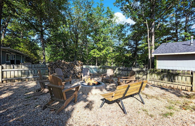 White Oak Landing Spacious 6 BDR w/ Boat Slip! - Photo 32