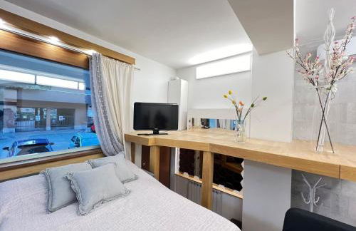 "R&P apartment", short term stay, elegant design, Bisceglie metro station, easy for San Siro and Fiera Milano, free parking - Foto 15