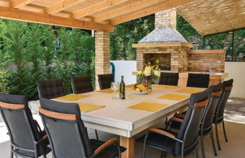 Beautiful Home In Omis With Sauna - Photo 7