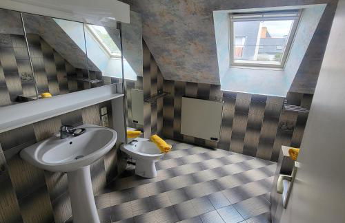 "Maison de Kerleven" face à la plage avec un environnement très agréable, à 5 minutes du Golf!! - Foto 7