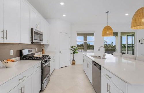 Babcock National Coach Crisp, Elegant and Serene - Foto 21