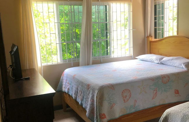 Holiday House Second floor Ste - Photo 44