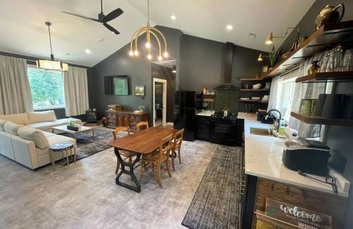 New Listing 2BR/2BA on Trout Lake HotTub & Firepit - Foto 1