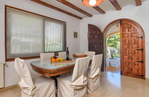 Villa Margarita - A Tranquil Oasis with Large Private Pool - Foto 19