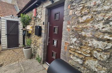 Bumblebee checkout 2pm Frome Longleat Aqua Sana Bath 5 people PRIVACY - Foto 8