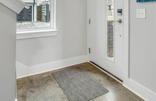 Nash Getaway - Private Rooftop Patio - Sleeps 12 - Foto 12