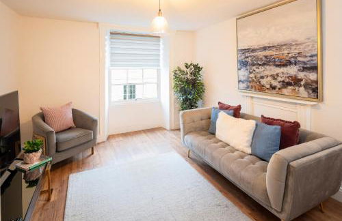 Luxury Flat Sleeps 3 Central Lyme Regis - Photo 2