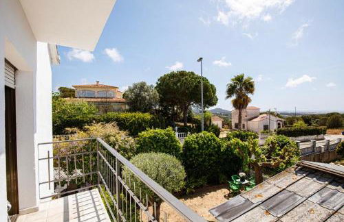 Maravillosa casa con piscina grande y bosque - Photo 35