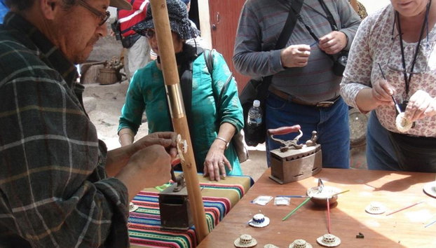 Taller de elaboración de sombreros andinos con artesanos locales en Maras - Foto 5