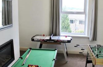 4 bedroom home with games room - sleeps 8 Perfect for families, groups and contractors - Foto 8