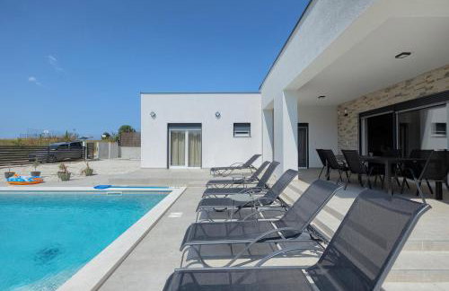 Brand new Villa Leny with heated pool - Foto 6