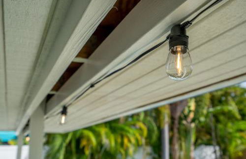 Delilas Chic 3 Bedroom 2 bath Abode with Heated Pool - Foto 31