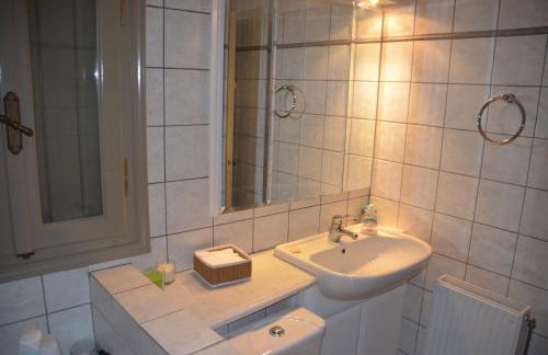 The Stonehouse - Photo 20