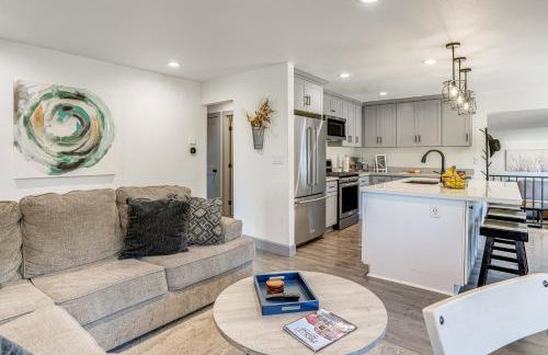 Relax Fireside Prescott Retreat with Hot Tub! - Foto 5