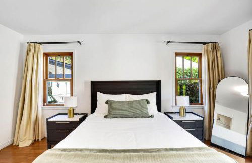 Charming 2BR 2BA Los Angeles Home with Character - Foto 11