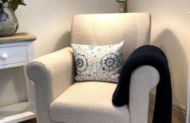 STABLES Stylish comfortable peaceful cottage with parking and outdoor space - Photo 6