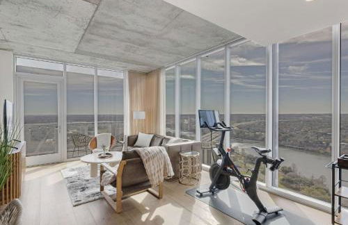 High Rise Luxury Condo With Lake & City Views - Foto 2