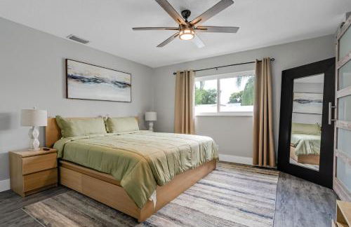 Luxe by Jenn - 3BR Retreat with Heated Pool - Photo 49