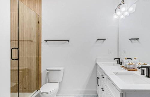 Modern 4BR Uptown Oasis! - Foto 19