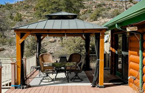 Hike, Fish and Relax Secluded Miami Retreat with Deck - Foto 1