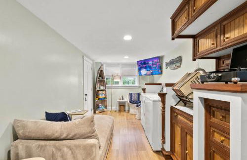 Modern Beach & Pond Getaway in Heart of Cape Cod - Foto 14