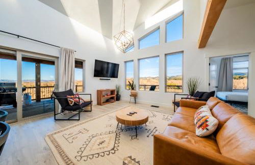 Brycegate Retreat. Stunning Views. Modern Comforts. - Photo 6