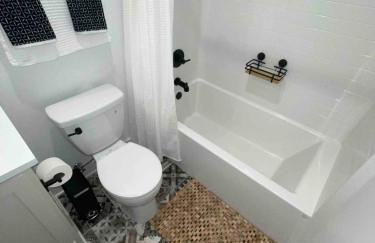 Downtown New 3 Story Sleeps 14 - Foto 12