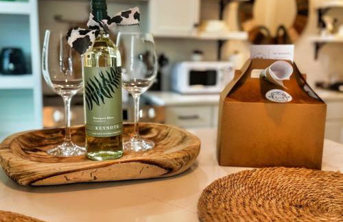 Walk to Best Eats and Shops and Stay in Style - Photo 6