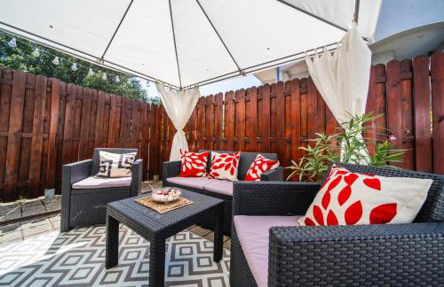 Violet Red Yellow Apartments - Foto 8