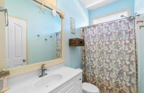 After Dune Delight - Relax and unwind in this fun and spacious 3 story home, Light, Bright, and close to everything! townhouse - Photo 21