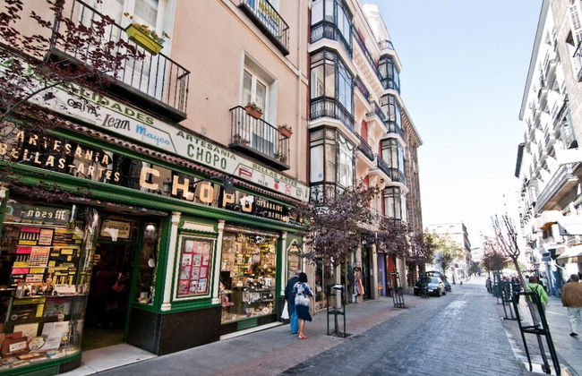 Cozy Urban Apt. Historic District - Sol - Photo 33