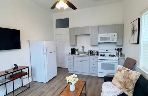 Walk to Superdome - 5 min to Canal St - 8min to French Quarter - Foto 5