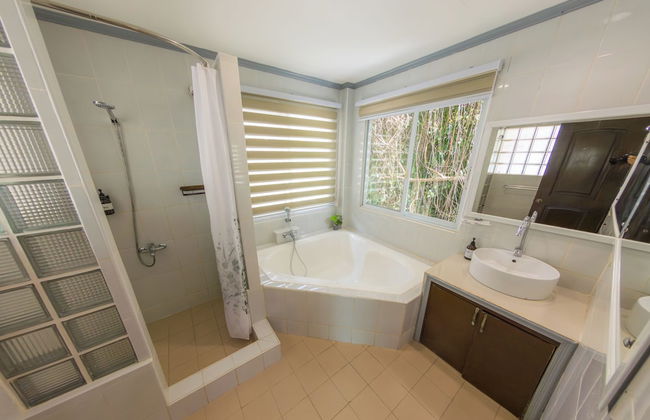 Palms Cove Resort - Photo 34