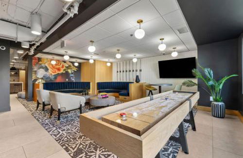 The Lexington - Serene Apartment, 5 min to DC with Free Parking and Metro - Foto 21