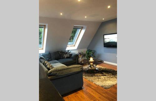 Struan Coach house in gated residence - Photo 6