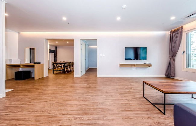 JnB Family Hotel - Photo 55