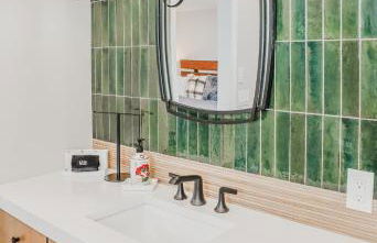 NEWLY REMODELED FOUR BEDROOM All SEASON CONDO W MOUNTAIN VIEWS - Foto 21