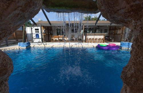 Fantasy Resort OMG PoolWaterfall outdoorKitchn Gym - Foto 19