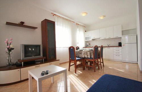 Apartment Bilic with balcony - Photo 14