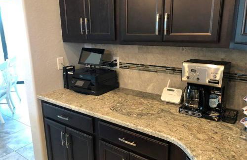 Luxury Waterfront Home With Heated Pool & Hot Tub - Foto 44